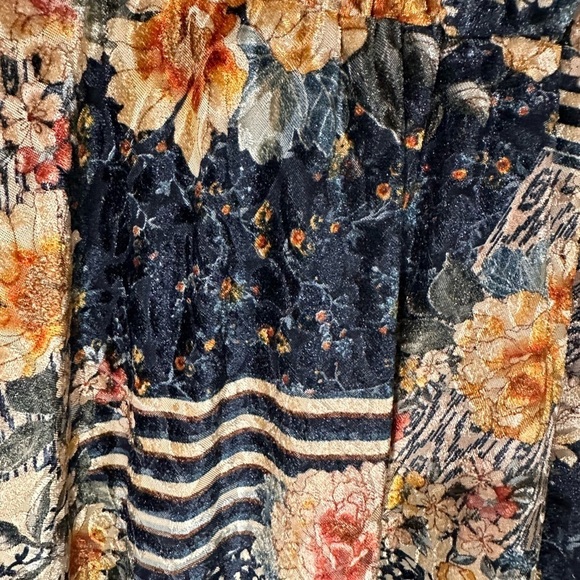 Zara Basics size Medium Boho Crushed Velvet Floral Patchwork Print V-Neck Mini - Picture 5 of 9